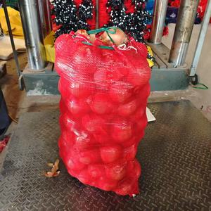 Emballage personnalisé 25kg 30kg Sacs à mailles PP pour pommes de terre oignons avec <span class=keywords><strong>dessin</strong></span> - Product Image 3