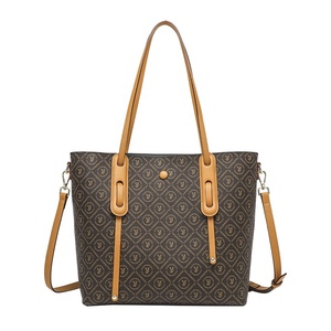 <span class=keywords><strong>Bolso</strong></span> de Hombro Tipo Tote de PVC Elegante y Moderno para Mujer, Tamaño <span class=keywords><strong>Mediano</strong></span>, con Cierre de Cremallera, para Uso Diario - Product Image 3