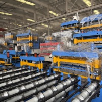 Machine de formage de rouleaux d'acier ondulé pour toiture métallique double couche avec moteur et boîte de vitesses, longue durée de vie