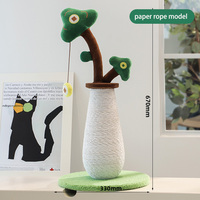 Mignon arbre à chat vertical en sisal avec poteau à gratter et balles suspendues