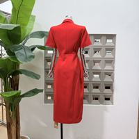 Robe Courte Femme Rétro Col V Manches Courtes Couleur Unie Collection Automne 2026 – Nouvelle Tendance Mode Boutique
