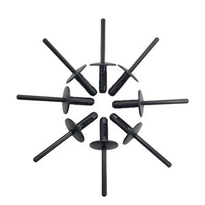 Clips à rivets en plastique BMW 003-80-10667 à bride, tête de 5/8 po, diamètre de 0,1875 po pour fixation de cache-arche de roue - Product Image 1