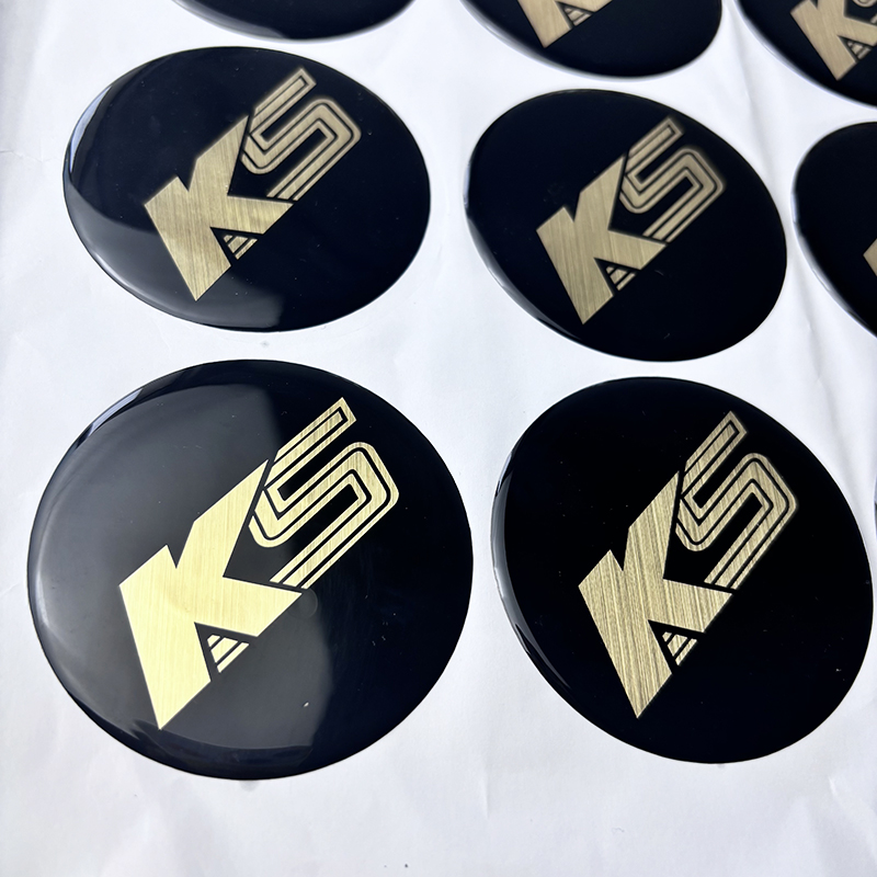 Pegatina cúpula metálica de oro