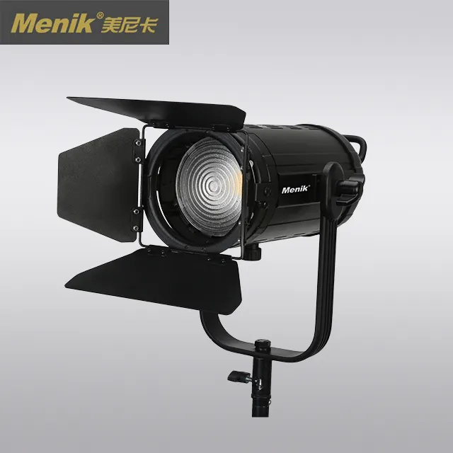 Menik MV serisi yüksek CRI LED zoom Fresnel spot profesyonel stüdyo video fotoğrafçılığı ışık APP karartma
