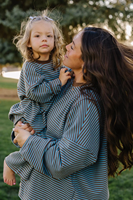 Ensemble de vêtements pour enfants en tricot rayé ample en coton 95% et élasthanne 5% pour maman et mini, printemps-automne