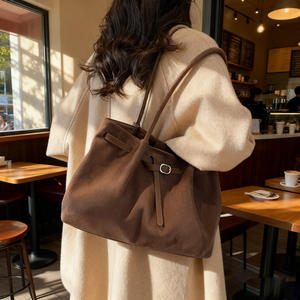 กระเป๋าโท้ทผู้หญิง COULD สีกากี ทรงสี่เหลี่ยมแนวนอน ซับในโพลีเอสเตอร์ ใส่ได้ทุกวัน เหมาะกับชุดลำลอง ฤดูใบไม้ร่วง ความจุเยอะ สีพื้น - Product Image 3