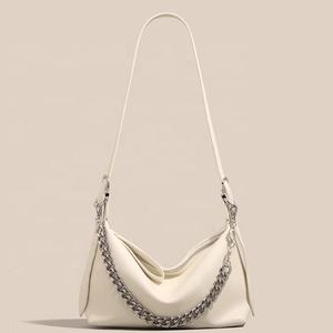 Bolso de cuero genuino con cadena para mujer, nuevo modelo 2026, bolso de cuero suave para llevar bajo el brazo, bolso de hombro de alta calidad, moderno y casual, con LOGO personalizado - Product Image 3