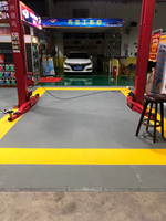 Dalles de sol de garage intérieures en PP à emboîtement, antidérapantes, imperméables, durables, faciles à installer, design moderne, 400x400mm, design graphique