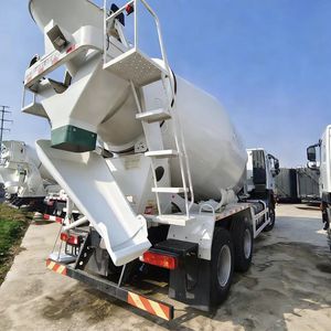 Camion malaxeur à béton SAIC Hongyan 6x4 12m³ 14m³ 16m³ pour la construction - Product Image 5
