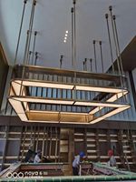 Lumière de projet de designer Conception spéciale Forme spéciale Lustre en cristal personnalisé pour l'entrée du hall de l'hôtel, etc.
