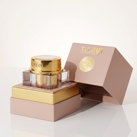 Boîtes en papier personnalisées pour l'emballage de flacons de parfum avec estampage à chaud doré, logo en relief et laminage soft-touch pour les cosmétiques