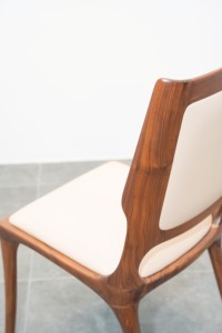 Chaise de salle à manger moderne en bois de noyer massif avec artisanat de menuiserie traditionnel, assise élégante pour la maison, le restaurant, l'hôtel PISANO - Product Image 5