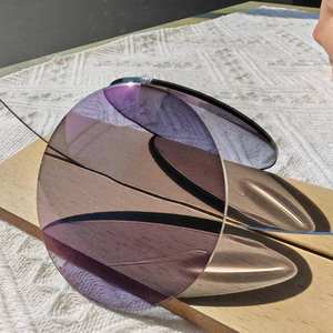 1,56 Photogrey Invisible HMC Resina Bifocal <span class=keywords><strong>Lentes</strong></span> ópticas <span class=keywords><strong>Lentes</strong></span> de anteojos de color transparente <span class=keywords><strong>Lentes</strong></span> grises fotocromáticas - Product Image 1