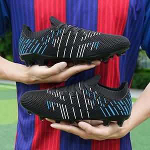 Chaussures de football à crampons directes d'usine pour une meilleure adhérence, en cuir large sans lacets, idéales pour les sports d'été et d'hiver - Product Image 4