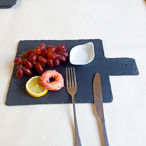 Assiette de service <span class=keywords><strong>en</strong></span> <span class=keywords><strong>ardoise</strong></span> noire, assiettes <span class=keywords><strong>en</strong></span> pierre, dîner, planche <span class=keywords><strong>en</strong></span> <span class=keywords><strong>ardoise</strong></span> noire <span class=keywords><strong>avec</strong></span> poignées pour le dîner, plateaux à pizza - Product Image 6