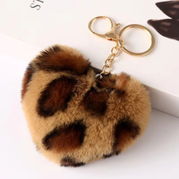 Nouveau porte-clés en peluche cœur avec pompon léopard pour femme, pendentif pour sacs et clés de voiture