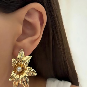 Boucles d'oreilles vintage imposantes en forme de fleur, style marguerite, pour filles, idéales comme cadeau - Product Image 6