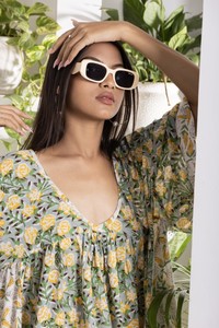 Vestido Boho Estampado Verde Lima y Amarillo con Cuello en V y Paneles Laterales, Corto, Elegante, Informal, Ropa de Verano para Mujer - Product Image 2