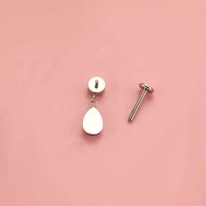 Pendientes roscados Piercing plano del cartílago del trago Joyería Perla Ópalo Piedra G23 Titanio Lágrimas Colgante Gota de plata Moda - Product Image 3
