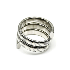 Bracelet élastique réglable à trois boucles |   Acier inoxydable plaqué or 18 carats PVD pour femmes |   Hypoallergénique et imperméable - Product Image 5