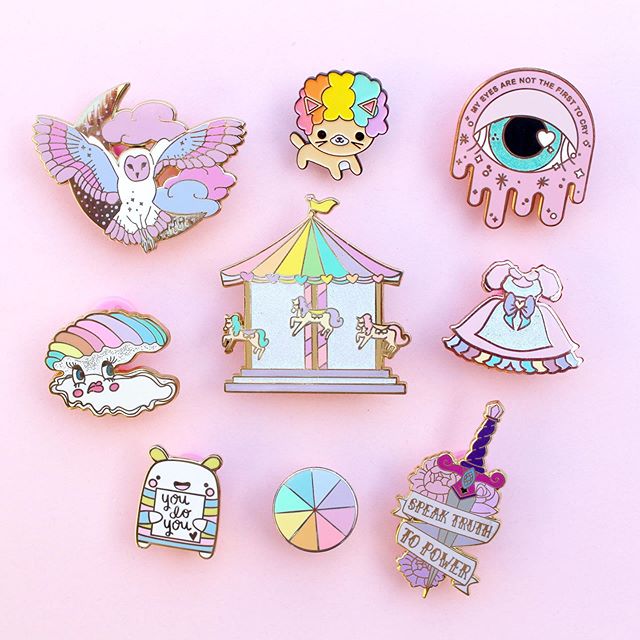 Индивидуальный дизайн, красивые металлические Свадебные булавки, производство радужных покрытий, мягкие эмалированные булавки для лацканов, индивидуальный значок