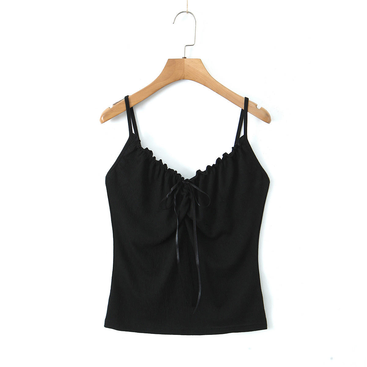 เสื้อสายเดี่ยวสีดำ