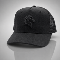 Casquettes Trucker en Maille Noire 6 Panneaux Style 112 avec Logo Brodé Avant et Latéral, Visière Légèrement Courbée – Bonne Affaire 2026