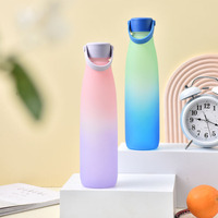 Bouteille d'eau en plastique dépoli à dégradé de couleurs avec poignée portable, sans BPA, anti-fuite, pour le sport et les voyages en extérieur