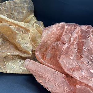 Tissu métallique décoratif et léger pour inserts de porte de placard personnalisés et façades de meubles modernes - Product Image 2