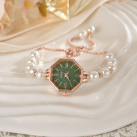 Jam Tangan Wanita Quartz 2026 Tali Mutiara Angka Romawi Digital Gelang Jam Tangan yang Dapat Disesuaikan Hadiah