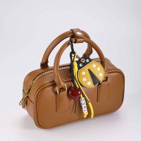 Breloque de sac personnalisée en cuir PU tressé style coccinelle de dessin animé avec breloque cœur et porte-clés