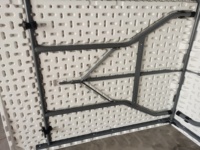 Table pliante à tréteaux en plastique de 6 pieds avec plateau stable en HDPE et pieds robustes, table pliante de 6 pieds par Best Choice