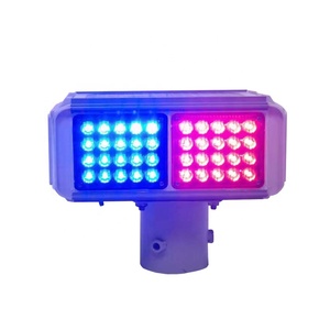Deux groupes de feux de circulation solaires LED à double face rouge et bleu alternés avec protection IP54 et fonctionnement 24h/24 - Product Image 4