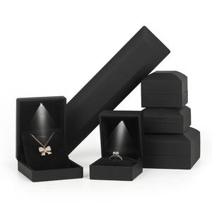 Led Jewellery Box Black Lacquer logo Gold Stamping Luxury Led Jewellery Package Custom Ring Diamond Jewelry Box with Lights - Product Image 3