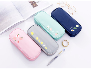 Estuche Multifuncional para Lápices con Diseño de Frutas, Bolsa de Lona con Cierre para Niños, Regalos de Regreso a Clases para Estudiantes - Product Image 2