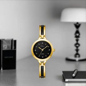 Reloj de Cuarzo de Lujo para Mujer, Diseño Único, Casual, con Diamantes, Logotipo Personalizado, Mezcla de Colores, Acero Inoxidable, Estilo Moderno - Product Image 4