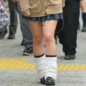 P-1 Chaussettes japonaises pour étudiantes, blanches, épaisses, tricotées, antidérapantes, à effet bulle, coupe ample, pour l'hiver, pour femmes - Product Image 4