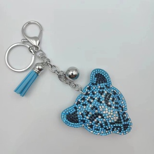 Nuevo Llavero Colgante Estilo Occidental con Diseño <span class=keywords><strong>de</strong></span> Guepardo, Incrustaciones <span class=keywords><strong>de</strong></span> Diamantes y Pedrerí<span class=keywords><strong>a</strong></span> Termoadhesiva, Adorno <span class=keywords><strong>de</strong></span> Animal Pequeño <span class=keywords><strong>de</strong></span> Aleación Metálica - Product Image 3