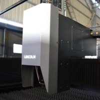 Machine de découpe laser à fibre Hiwin entièrement fermée, à refroidissement par eau, automatique, 3000W 6000W, pour tôles, avec prise en charge DWG/DXF