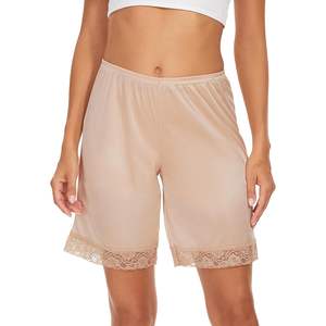 กางเกงขาสั้นแบบสวมสำหรับผู้หญิง แต่งขอบลูกไม้สีพีช ทรงคูลอตต์ บลูเมอร์ - Product Image 2