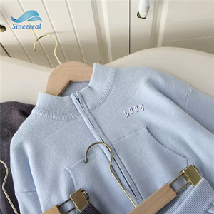 2026 Bestseller Maßgeschneiderte Zweiteiler-Sets Plissierter Rock Crop-Hoodie-Set Reißverschluss-Sweatshirt Plissierter Rock Trainingsanzug für Damen - Product Image 2