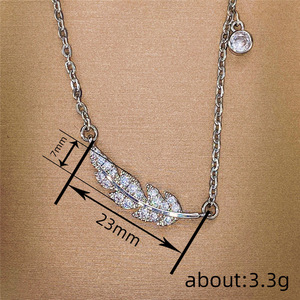 Collana da Donna con Ciondolo a Foglia e Piuma, Ispirata alle Ali, Catena per Clavicola, Elegante Gioiello di Moda per Uso Quotidiano - Product Image 5
