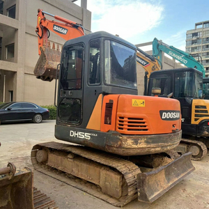 รถขุดดิน Doosan DH55 พร้อมบุ้งกี๋ขุดดิน อุปกรณ์ก่อสร้างมือสอง - Product Image 1