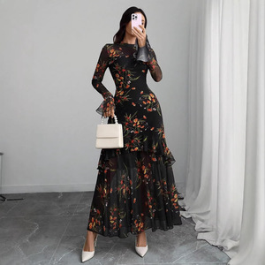 Nuovo <span class=keywords><strong>Abito</strong></span> <span class=keywords><strong>Lungo</strong></span> da Donna Stile Europeo e Americano, <span class=keywords><strong>Nero</strong></span> con Stampe Floreali, Maniche a Volant, per Primavera e Resort - Product Image 1