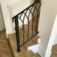 Fournisseur de rampes d'escalier en fer forgé sur mesure, garde-corps d'escalier en spirale, clôture de balcon en fer forgé
