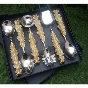 Juego de cucharas de servir de acero inoxidable de lujo con elegantes mangos con diseño de hojas doradas, perfecto para cenas, buffets y ocasiones especiales. - Product Image 4