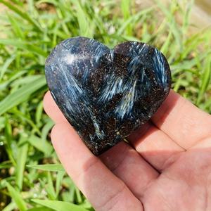 Cristal de Astrophyllite en Forma de Corazón al por Mayor, Piedra Natural Pulida para Decoración del Hogar y Regalos Originales - Product Image 1