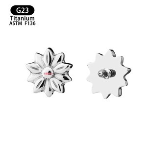 ต่างหูไทเทเนียมรูปดอกไม้ยูนิค G23 ASTM F136 ขนาด 5.3 มม. เกลียวภายนอกสำหรับเจาะหู - Product Image 5