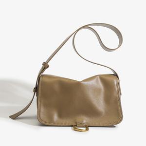 Casual and versatile women's <b>bag</b> with metal buckle and adjustable <b>shoulder</b> <b>strap</b> - Product Image 6