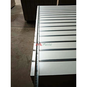 Étagères murales à lamelles de taille personnalisée pour le magasin de détail Panneaux de fibres Panneaux muraux à lamelles en bois E0/E1 Papier mélamine MDF pour supermarché - Product Image 1